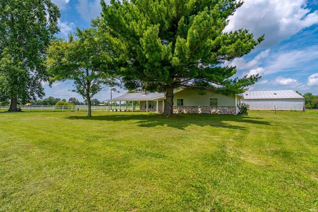 2444 Metzger Road, Boonville, IN 47601
