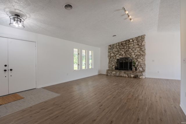 2444 Metzger Road, Boonville, IN 47601