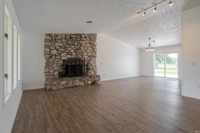 2444 Metzger Road, Boonville, IN 47601