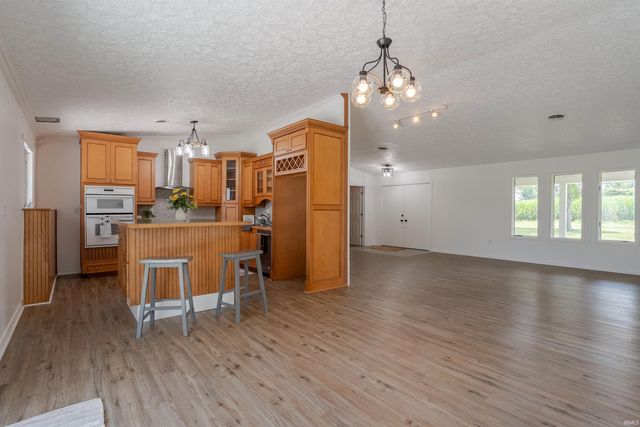2444 Metzger Road, Boonville, IN 47601