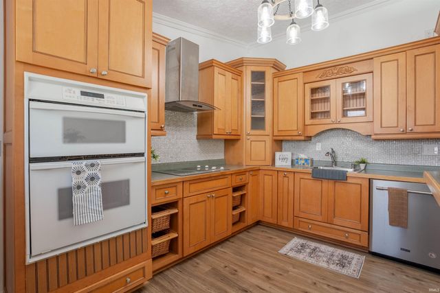 2444 Metzger Road, Boonville, IN 47601