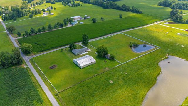 2444 Metzger Road, Boonville, IN 47601