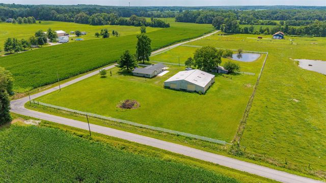 2444 Metzger Road, Boonville, IN 47601