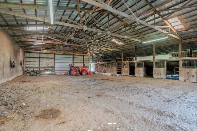 2444 Metzger Road, Boonville, IN 47601