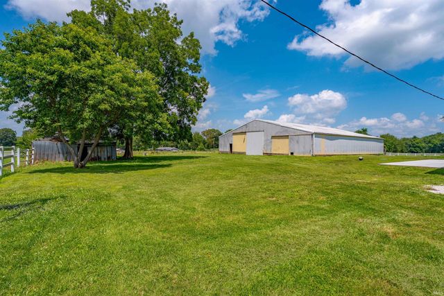2444 Metzger Road, Boonville, IN 47601