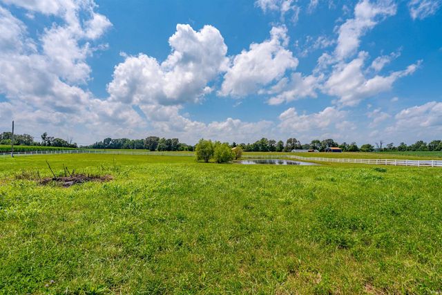 2444 Metzger Road, Boonville, IN 47601