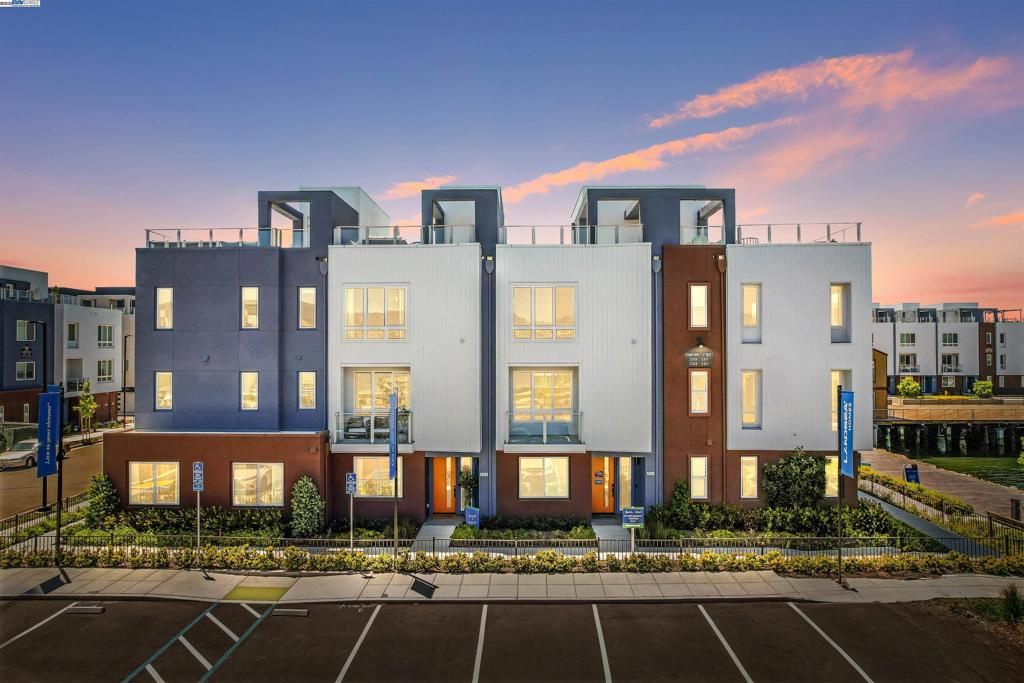 2256 Stanford Street, Alameda, CA 94501