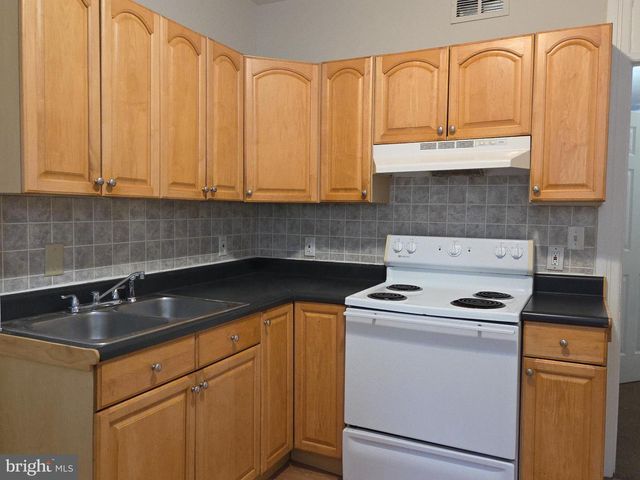 141 S MULBERRY ST, Hagerstown, MD 21740