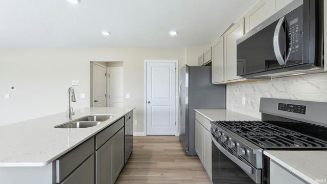 1362 Stuckey Pointe Pass, Fort Wayne, IN 46818