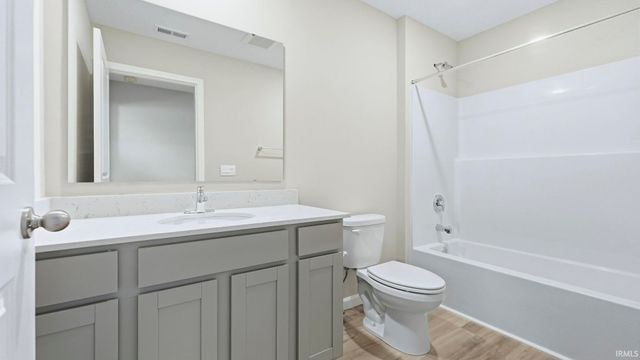 1362 Stuckey Pointe Pass, Fort Wayne, IN 46818