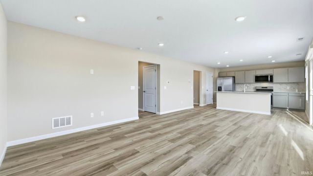 1362 Stuckey Pointe Pass, Fort Wayne, IN 46818