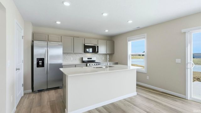 1362 Stuckey Pointe Pass, Fort Wayne, IN 46818