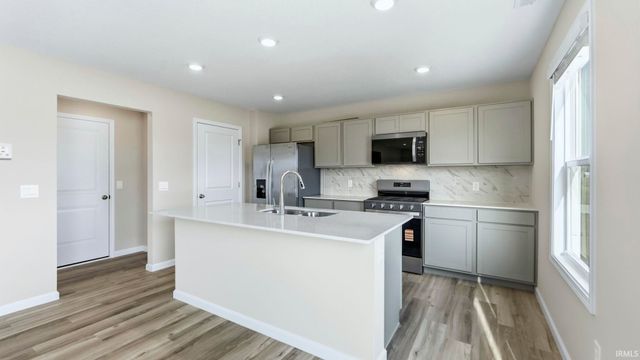 1362 Stuckey Pointe Pass, Fort Wayne, IN 46818