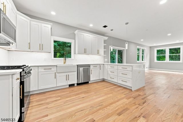 12 Jones Dr, Morris Twp., NJ 07960