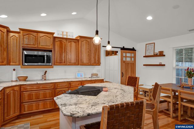 37502 Agate Dr, Lebanon, OR 97355