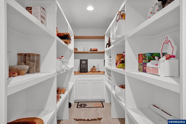 37502 Agate Dr, Lebanon, OR 97355