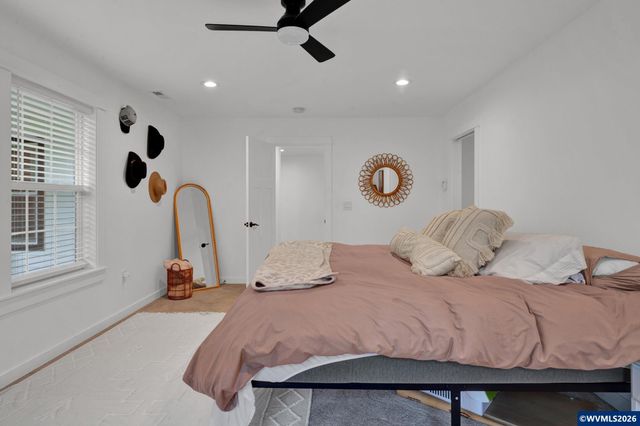 37502 Agate Dr, Lebanon, OR 97355