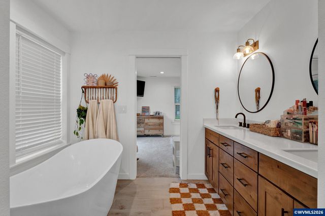 37502 Agate Dr, Lebanon, OR 97355