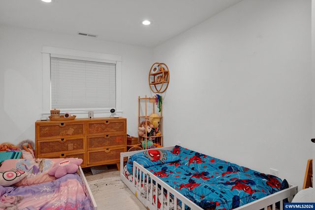 37502 Agate Dr, Lebanon, OR 97355