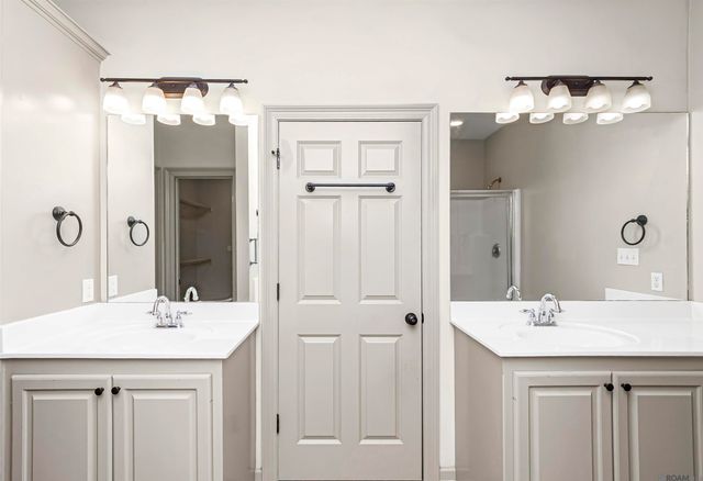 633 Fall Creek Dr, Baton Rouge, LA 70810