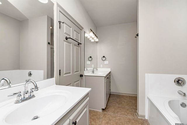 633 Fall Creek Dr, Baton Rouge, LA 70810