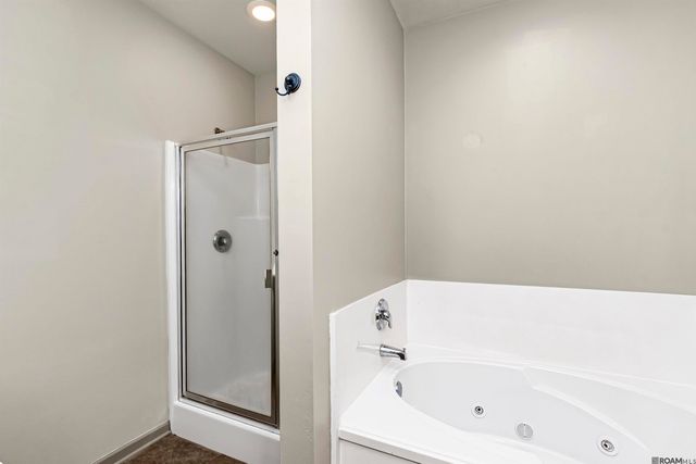 633 Fall Creek Dr, Baton Rouge, LA 70810