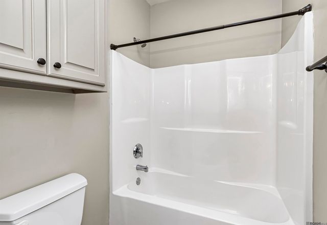 633 Fall Creek Dr, Baton Rouge, LA 70810