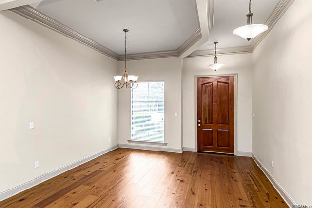 633 Fall Creek Dr, Baton Rouge, LA 70810