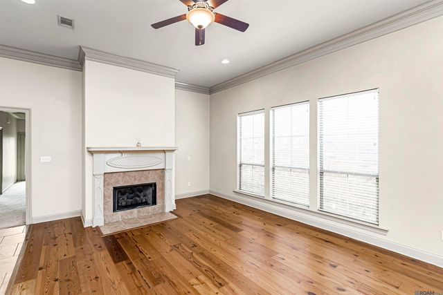 633 Fall Creek Dr, Baton Rouge, LA 70810