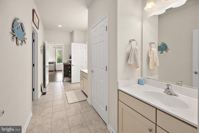 10001 FLOTILLA LN, Berlin, MD 21811