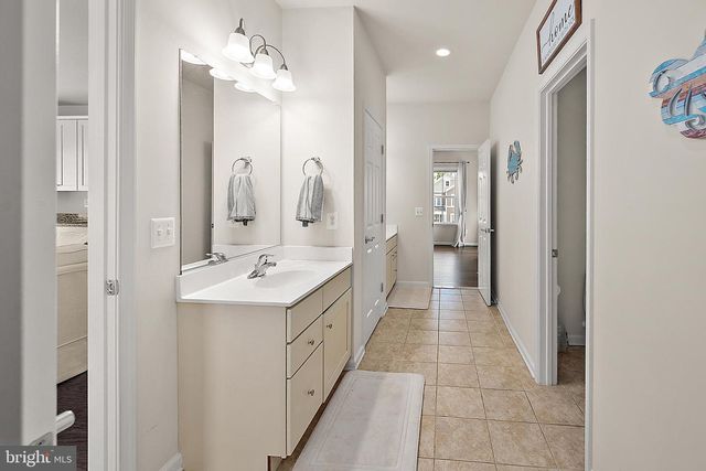 10001 FLOTILLA LN, Berlin, MD 21811