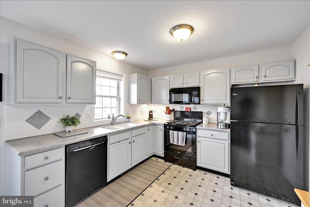 429 INDIAN ROCK CIR, Elizabethtown, PA 17022