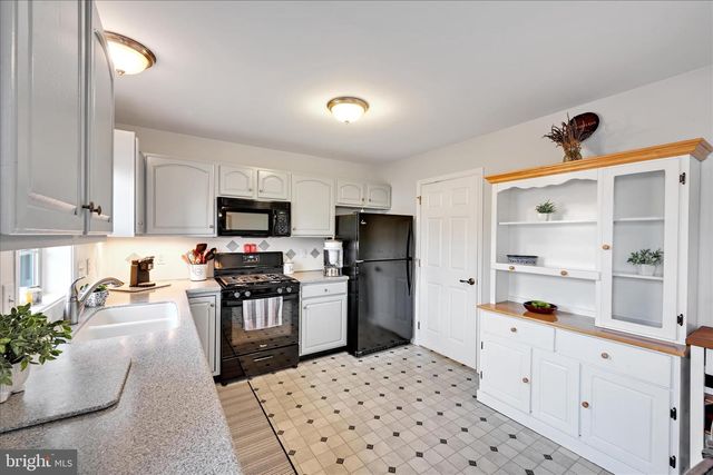 429 INDIAN ROCK CIR, Elizabethtown, PA 17022