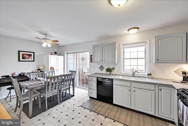 429 INDIAN ROCK CIR, Elizabethtown, PA 17022