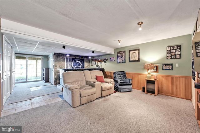 429 INDIAN ROCK CIR, Elizabethtown, PA 17022