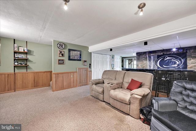 429 INDIAN ROCK CIR, Elizabethtown, PA 17022