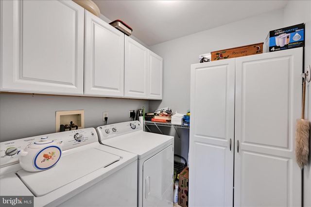 429 INDIAN ROCK CIR, Elizabethtown, PA 17022