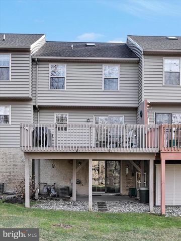 429 INDIAN ROCK CIR, Elizabethtown, PA 17022