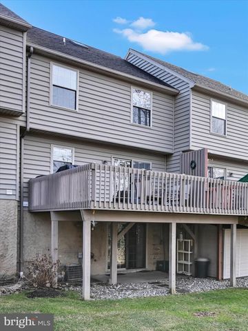 429 INDIAN ROCK CIR, Elizabethtown, PA 17022