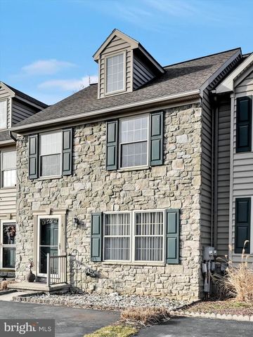 429 INDIAN ROCK CIR, Elizabethtown, PA 17022