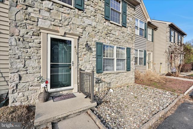 429 INDIAN ROCK CIR, Elizabethtown, PA 17022