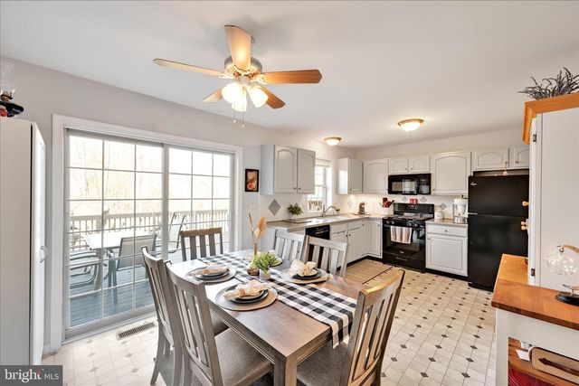 429 INDIAN ROCK CIR, Elizabethtown, PA 17022