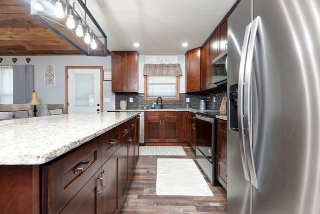 183 Sunshine Avenue, Cabool, MO 65689