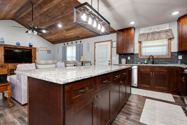 183 Sunshine Avenue, Cabool, MO 65689