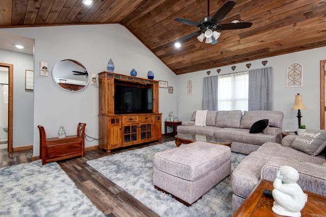 183 Sunshine Avenue, Cabool, MO 65689