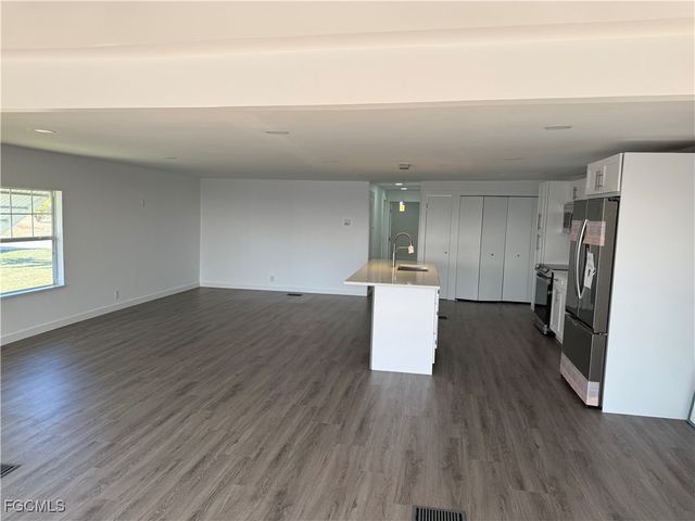 14657 Paul Revere LOOP, North Fort Myers, FL 33917