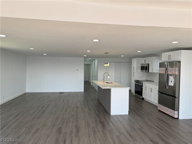 14657 Paul Revere LOOP, North Fort Myers, FL 33917