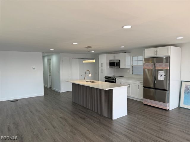 14657 Paul Revere LOOP, North Fort Myers, FL 33917