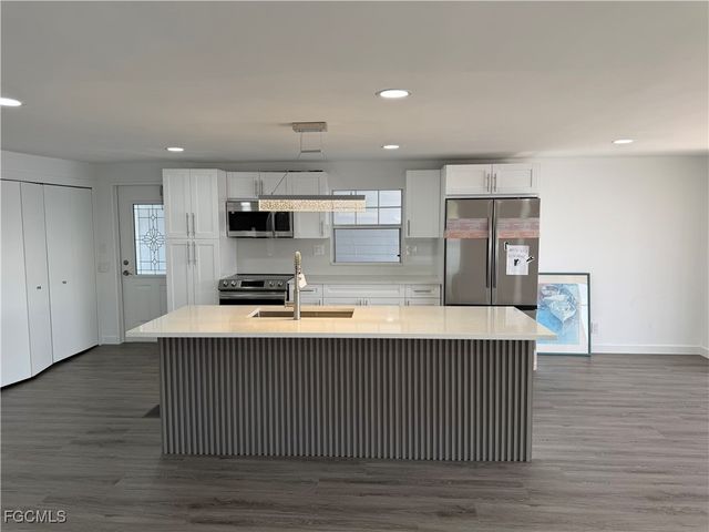 14657 Paul Revere LOOP, North Fort Myers, FL 33917