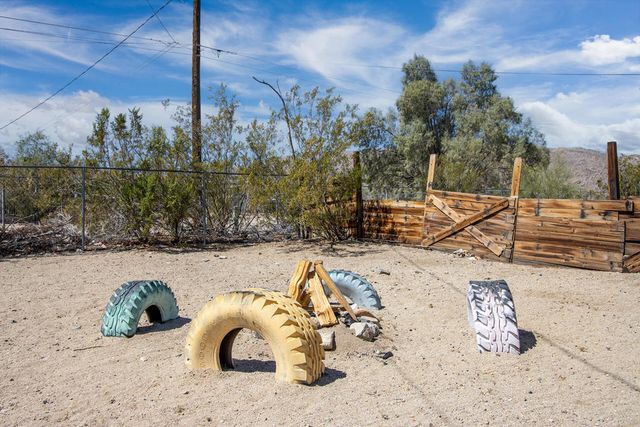74965 Serrano Drive, 29 Palms, CA 92277